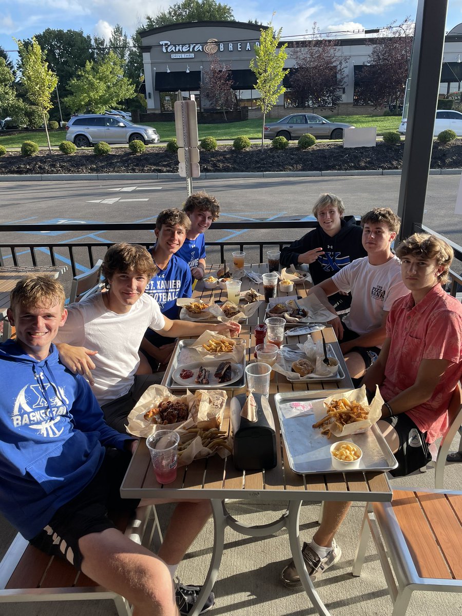 1coachmorrison's tweet photo. Took the Specialists out to dinner tonight to get a great meal at City BBQ. Good times with these young men! https://t.co/da6ZhOyooG