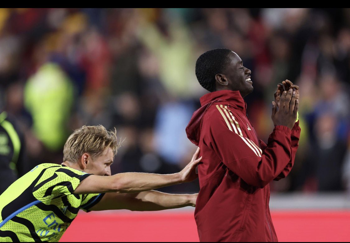 He’s arrived <a href="/SagoeJr/">Charles Sagoe Jr</a> ❤️ this is what great captains do! Take a bow charles #arsenaldebut #arsenalfc #charlessagoejr #brentfordaway #EFLCup