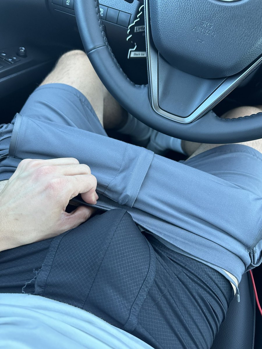 TheOnly_Cisco's tweet photo. Changing in my car cuz I hate the gym locker room https://t.co/FeoDZPcxlu