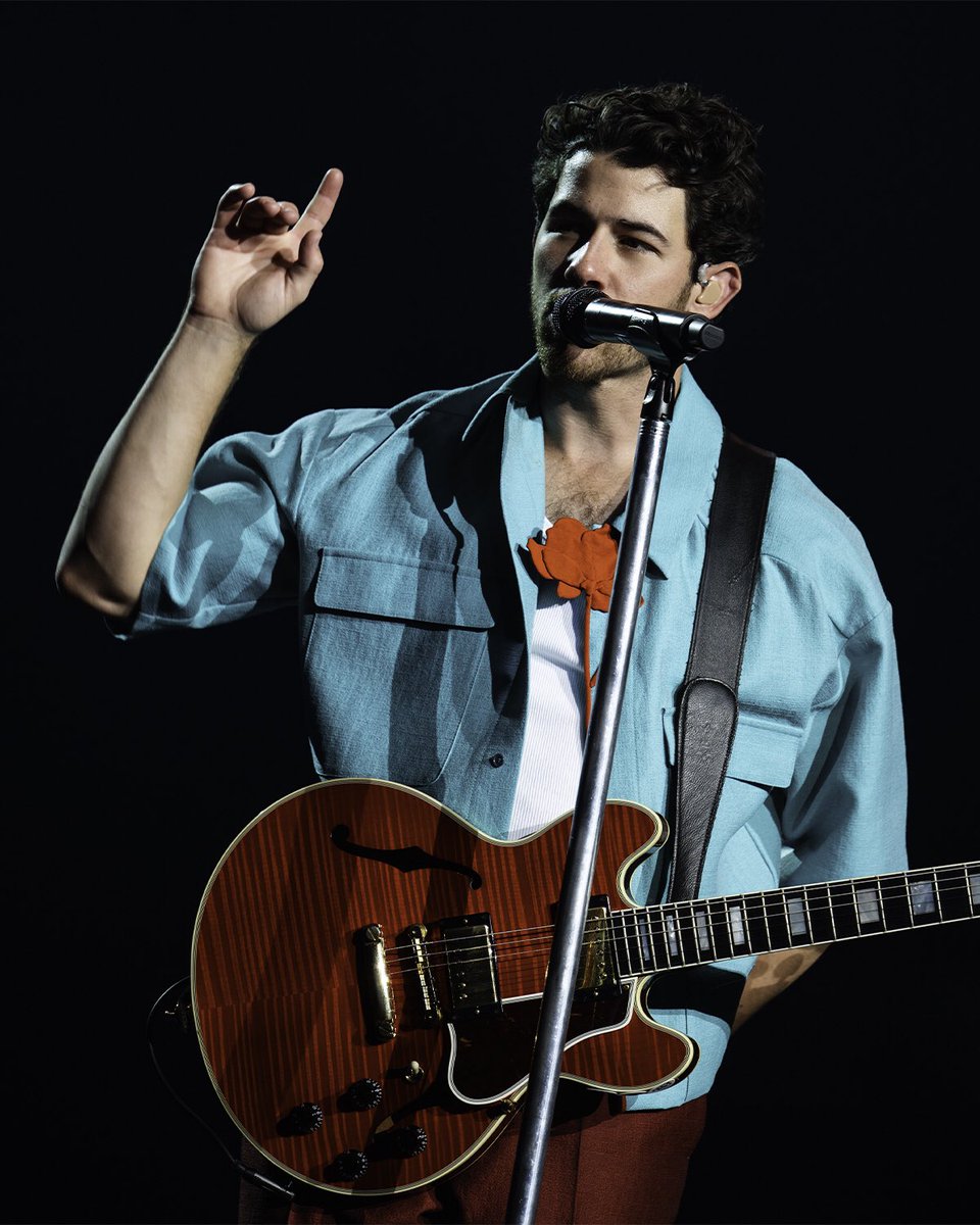 jonasbrothers's tweet photo. Thanks for creating new memories with us last night in Lexington!

See you soon, Raleigh! https://t.co/vmPzdR2jjW
