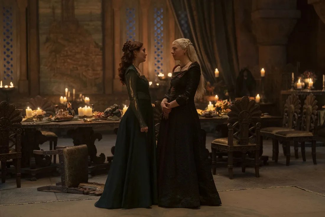 FilmUpdates's tweet photo. The second season of ‘HOUSE OF THE DRAGON,’ which has completed filming is eyeing a summer 2024 premiere.

(https://t.co/dC1PGbZBg6) https://t.co/fd3jSpjmNg