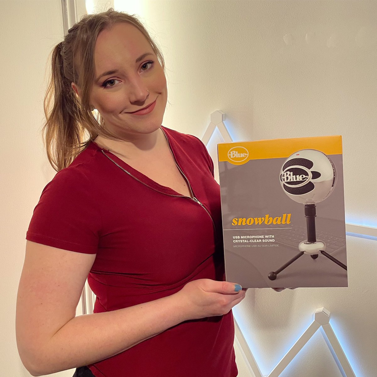 MopGarden's tweet photo. This Friday! Noon! AEST!
Come try to win this Blue Snowball, so kindly provided by @LogitechG_ANZ for our Subathon 🤩

#bluesnowball #logitechg #partnered https://t.co/7h0YvPyi39