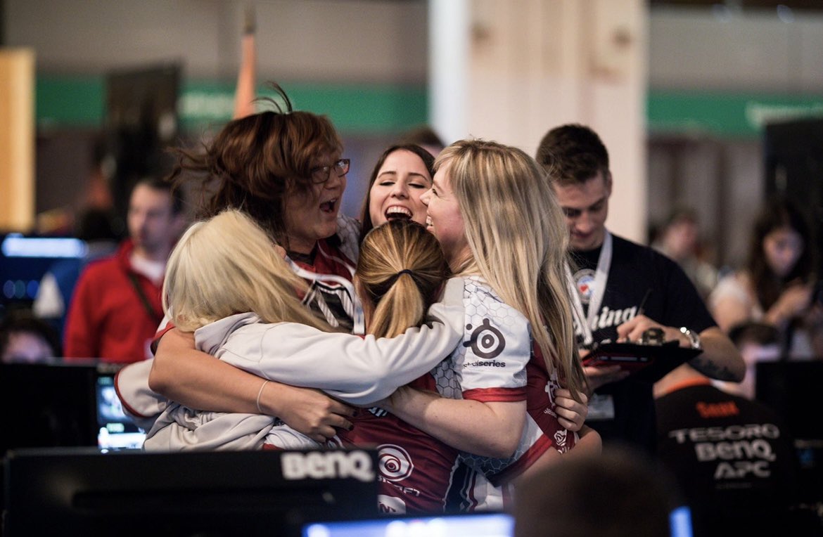 dianeCSGO tweet picture