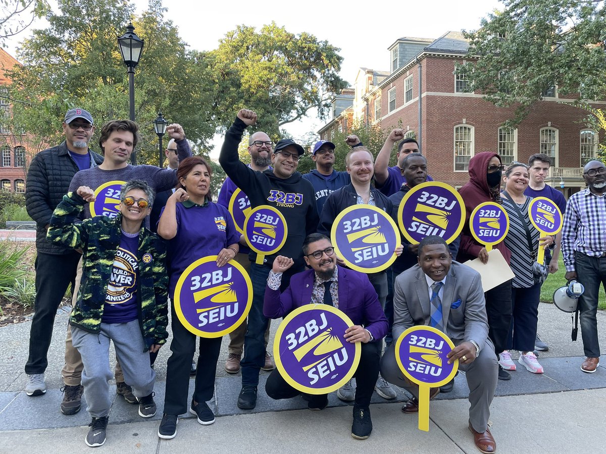 32BJ SEIU /// #BuildingJustice 🧹✊🏽 (@32bjseiu) on Twitter photo <a href="/DavidMoralesRI/">RI State Rep. David Morales 🌹</a> <a href="/EnriqueForRI/">State Representative Enrique Sanchez</a> <a href="/NathanBiah/">Nathan Biah</a> <a href="/BrownUniversity/">Brown University</a> <a href="/GradLaborOrg/">GradLaborOrg (GLO) at Brown University</a> With our supporters outside <a href="/Brown_SPH/">Brown University School of Public Health</a> tenth anniversary celebration, after asking for one thing — for the school to live up to its mission & support better conditions for USENTRA security officers at Brown and beyond! <a href="/DavidMoralesRI/">RI State Rep. David Morales 🌹</a> <a href="/EnriqueForRI/">State Representative Enrique Sanchez</a> <a href="/NathanBiah/">Nathan Biah</a> <a href="/BrownUniversity/">Brown University</a> <a href="/GradLaborOrg/">GradLaborOrg (GLO) at Brown University</a> With our supporters outside <a href="/Brown_SPH/">Brown University School of Public Health</a> tenth anniversary celebration, after asking for one thing — for the school to live up to its mission & support better conditions for USENTRA security officers at Brown and beyond!