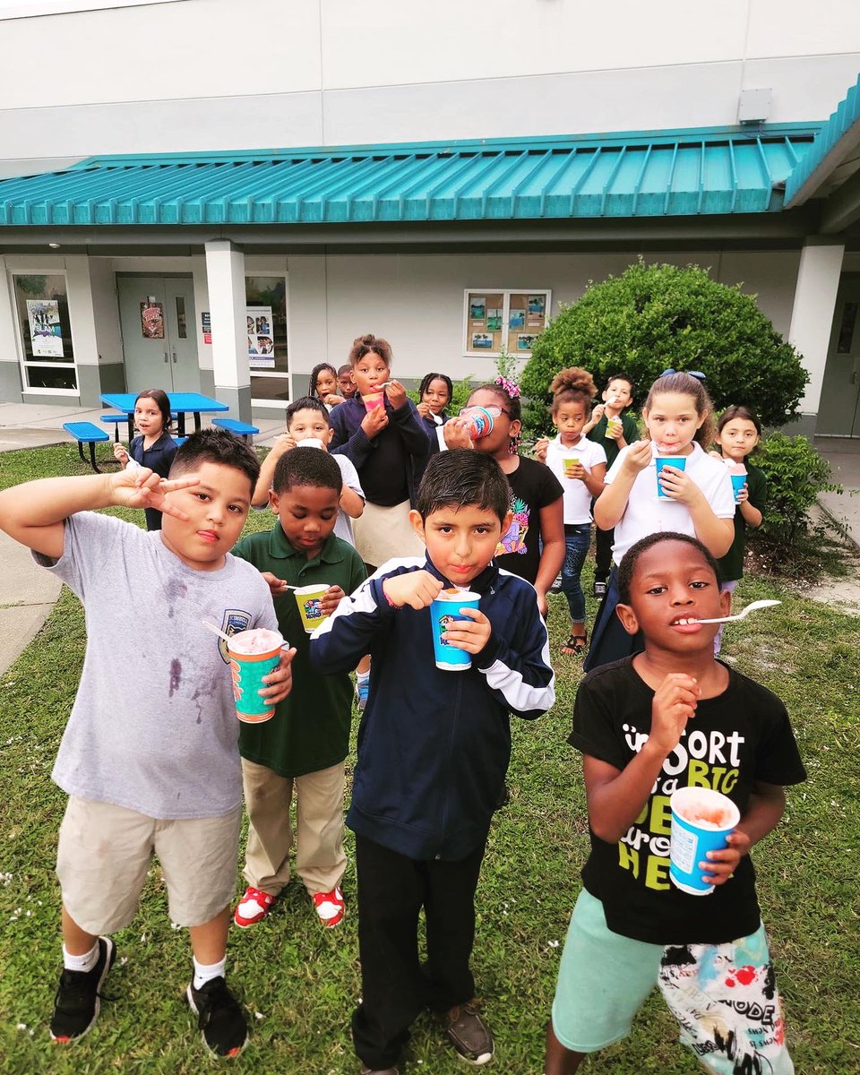 Thank you <a href="/KonaIceTampaBay/">Kona Ice Tampa Bay</a> for being apart of our September <a href="/PBISRewards/">PBIS Rewards</a> Wacky Wednesday celebration!!! <a href="/TransformHCPS/">HCPS Transformation Network</a> <a href="/HillsboroughSch/">Hillsborough Schools</a>