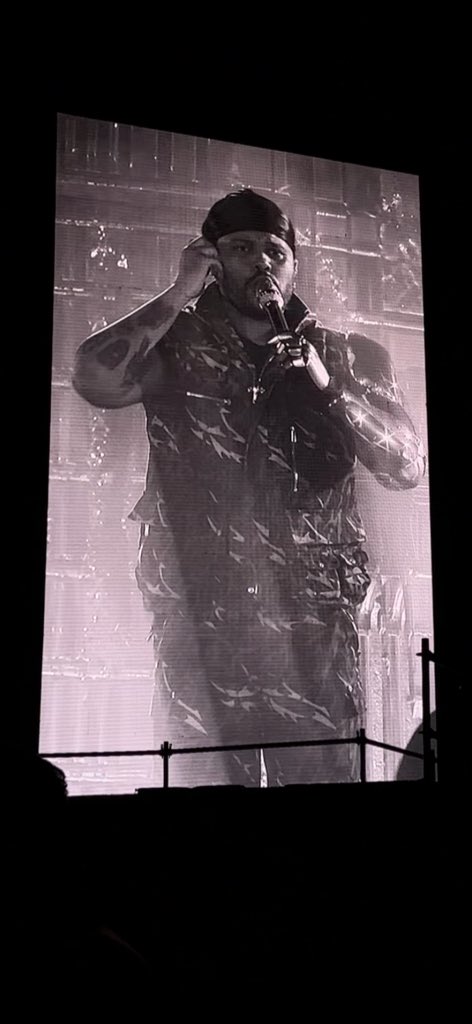 nallebelt01's tweet photo. Mega fan de The Weeknd no soy pero AAAAAHHH que concierto😮‍💨🥵
#TheWeekndMexico https://t.co/8sOa3lFVfh