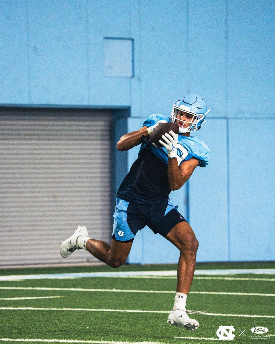 lisha0104's tweet photo. Carolina Football#Champion #GameDay #FantasyFootbal #TrainingCamp #Draft #Offens
#WideReceiver #RunningBack #Quarterback #Touchdown #Football #SuperBowl #NFL #Rugby #BroncosCountry #NCAA #love #instagood #photooftheda #fashio #beautiful #happ #cute #tbt #followme #picoftheday https://t.co/B1Q6hhOwks