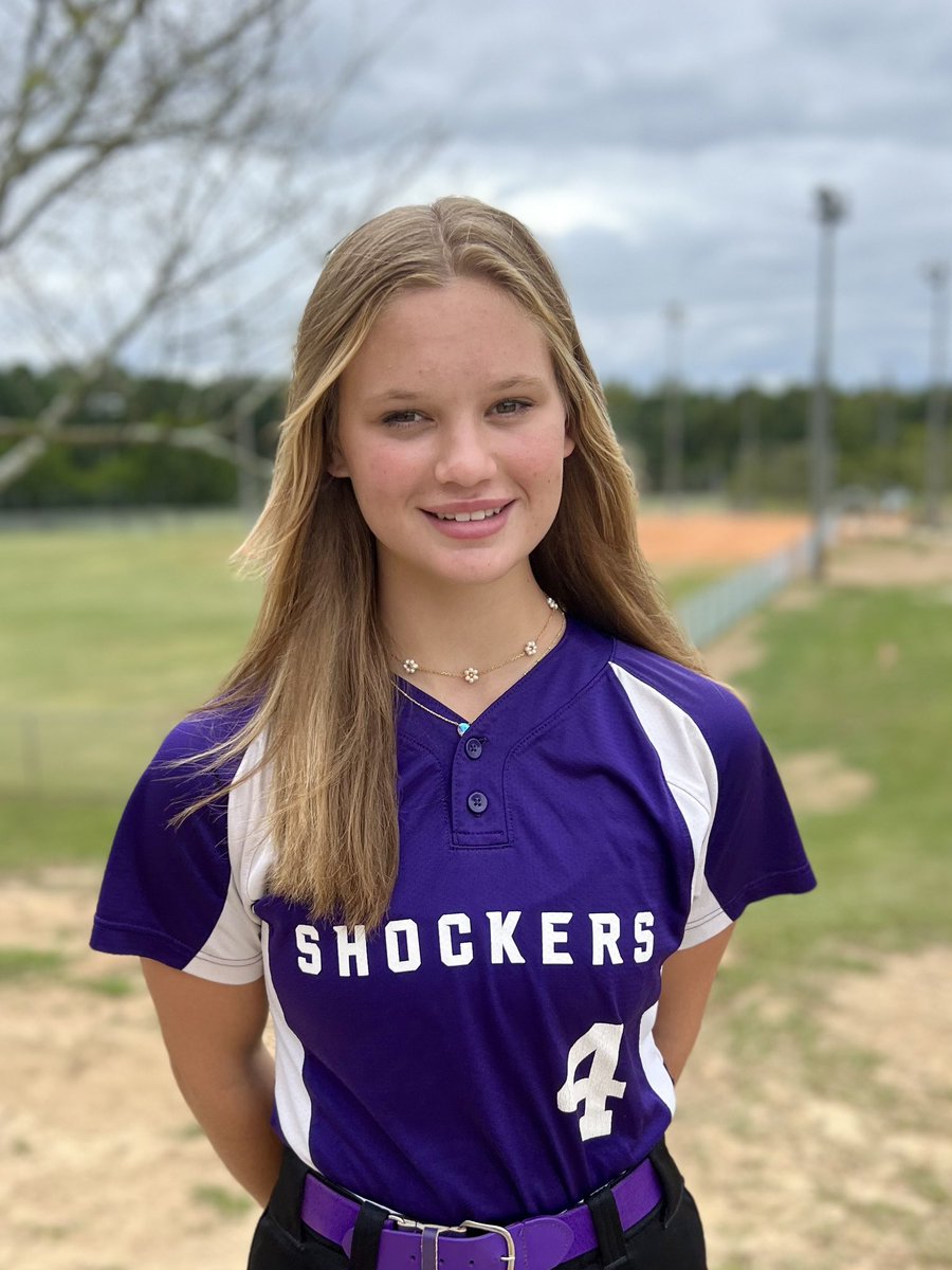 Mattingly_2028's tweet image. Honored to be able to help lead my middle school softball team as the Captain!  Let’s go Shockers! #SCMS @CMSAthletic1