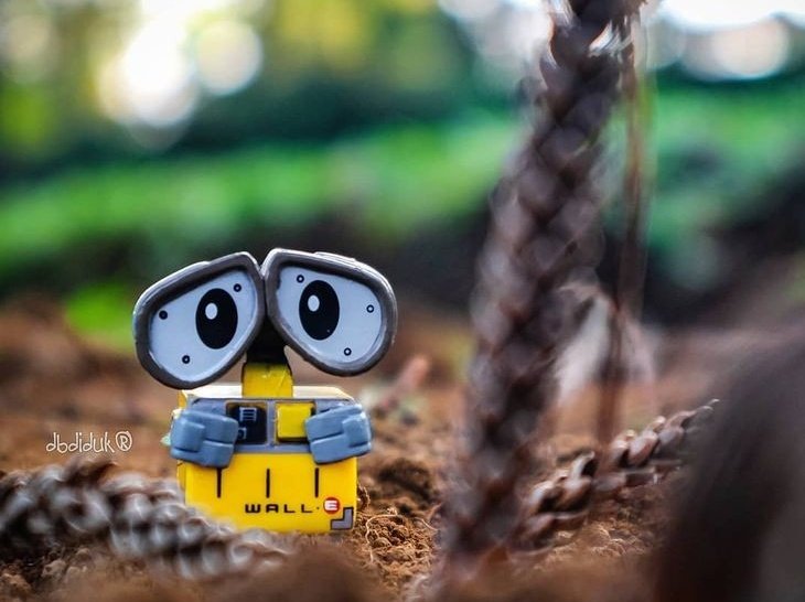 เพราะครั้งหนึ่ง
เคยเอาความรู้สึกดีๆ
ไปแลกกับอะไรก็ไม่รู้ .....