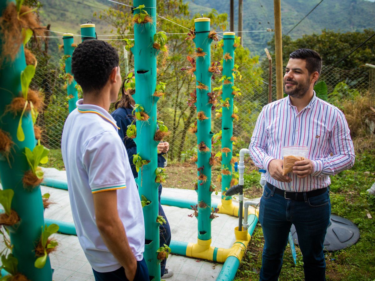 Hoy en San Sebastián de Palmitas en la rendición  de cuentas de la Gerencia de Corregimientos hablamos del trabajo realizando durante estos 4 años por los territorios rurales de Medellín 💪🏼✅

#CorregimientoConFuturo #ElPoderDeLaVerdad