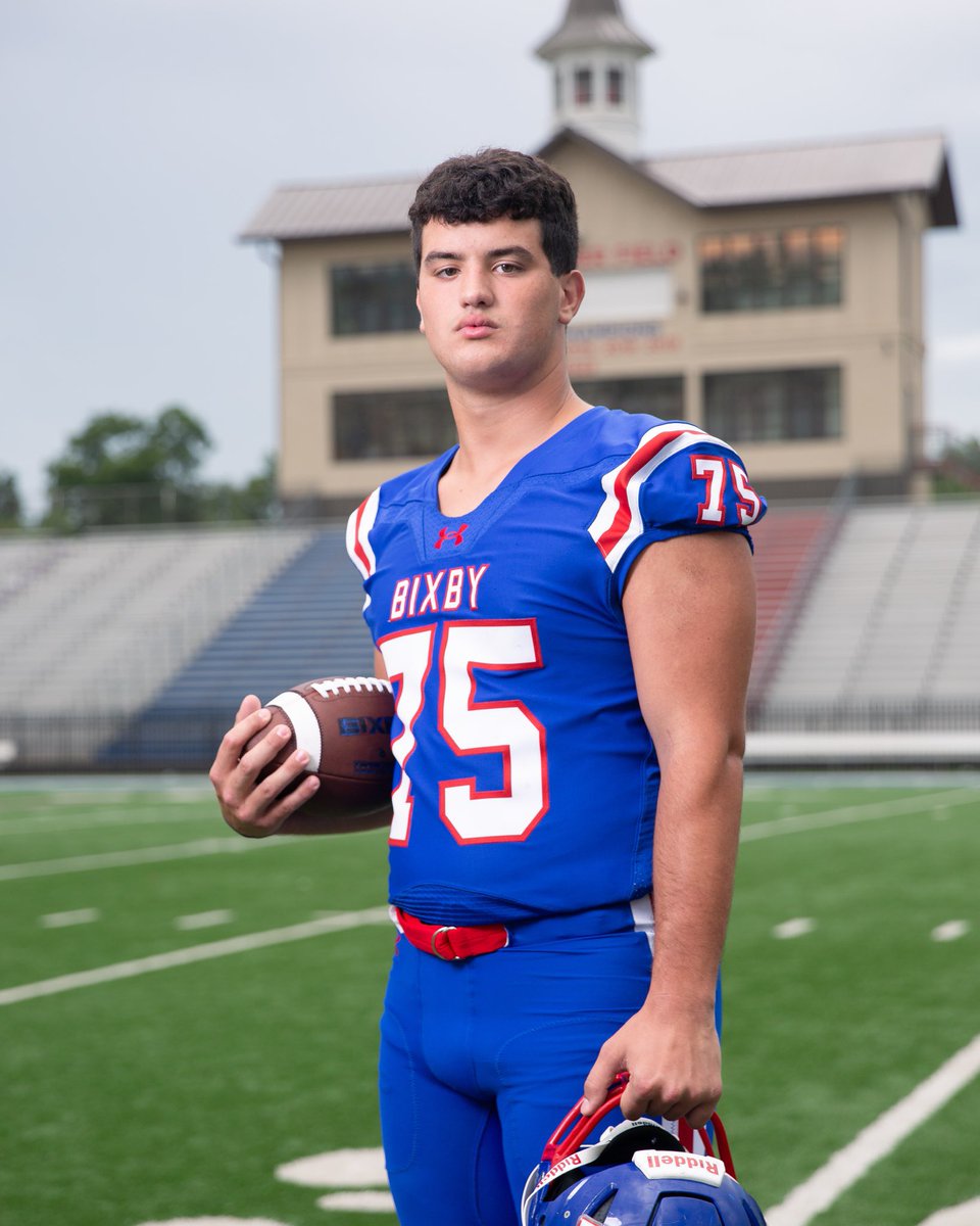 CbrownCourtney's tweet photo. It’s Wednesday Night and it’s Time for The Bixby Football Coaches Show hosted by @shawn_tiemann  with Player Guest Senior OL @EvanMcClure17 @docscm @jbrown6216 @BixbySpartanFB @tulsaanimal971 https://t.co/crTxkw3xuj