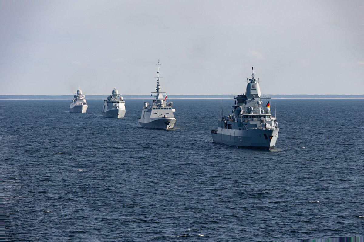 💪Stronger Together🤝 

Ships from multiple nations fire their weapons while in formation near USS Mesa Verde (LPD 19) during Northern Coasts 2023. NoCo 23 is a German-led multinational exercise that strengthens readiness. 
#NorthernCoasts23 #AlliesandPartners