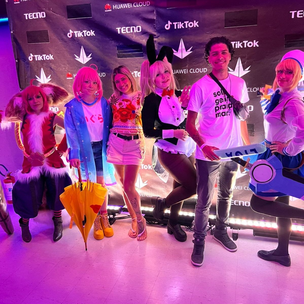 zeusesportsbr's tweet photo. O @DrariHoK está arrasando na Liga LATAM que está impecável!
Nós encontramos essas incríveis cosplays que estão arrasando no look! 😎📸
#LigaLATAM #CosplayMLBB #ligalatam2023 #mobilelegendsbrasil #mobilegendsbangbang #MPLS5 https://t.co/HccI0w5sfq