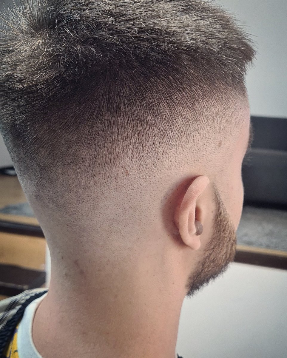 💈
#barber #eastlondon #towerhamlets #uk #docklands #asian #barbershop #canarywharf #trim #londonbarber #london #barberlove #haircut #hairstyle #follow #haircut #eastlondonbarbershop #bengali #mileend #haircutservice #localbarber #barbers #hairfade #fade #skinfade #barberlondon