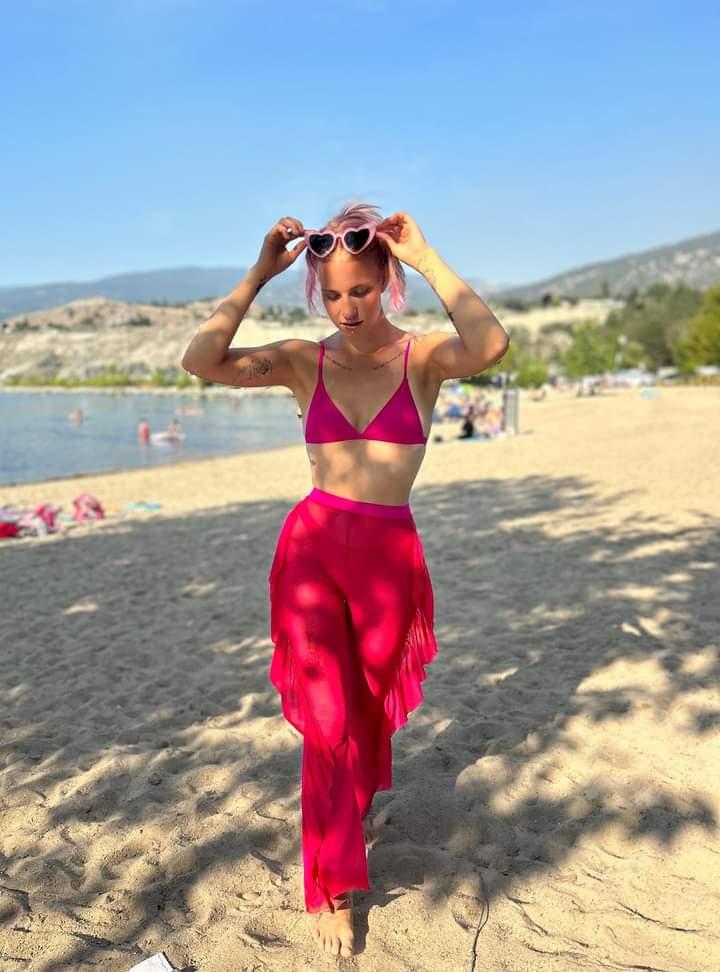 OkanaganBabes's tweet photo. It's still September right?
👩@suthye_grover on Instagram
#stillseptember #pinkonpink #sourcandy https://t.co/YIi4ypCnry