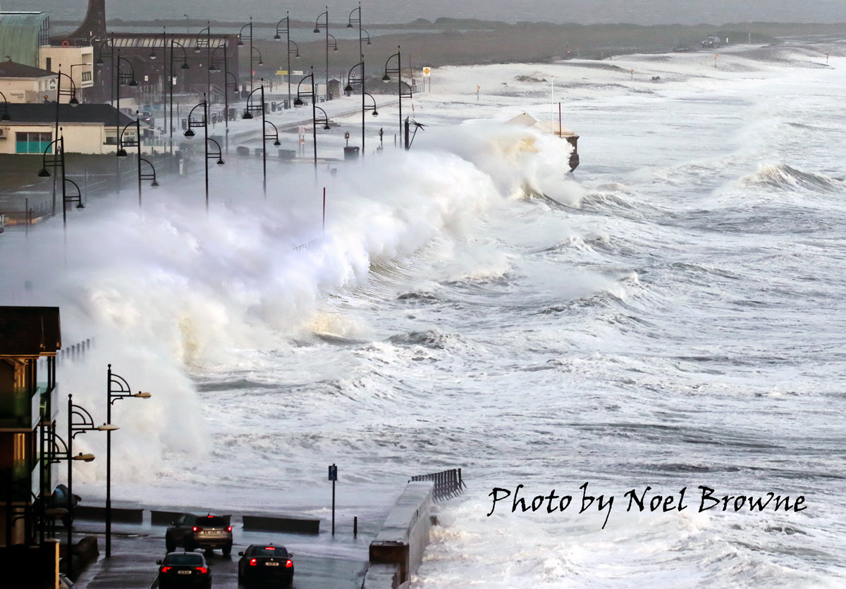 Noel Browne (@noelbrowne5) on Twitter photo The sun came out to greet Storm Agnes to Tramore, Co.Waterford tonight at high tide.
<a href="/RTEwaterford/">RTÉ Waterford</a>
<a href="/rtenews/">RTÉ News</a>
<a href="/CarlowWeather/">Carlow Weather</a> #StormAgnes The sun came out to greet Storm Agnes to Tramore, Co.Waterford tonight at high tide.
<a href="/RTEwaterford/">RTÉ Waterford</a>
<a href="/rtenews/">RTÉ News</a>
<a href="/CarlowWeather/">Carlow Weather</a> #StormAgnes