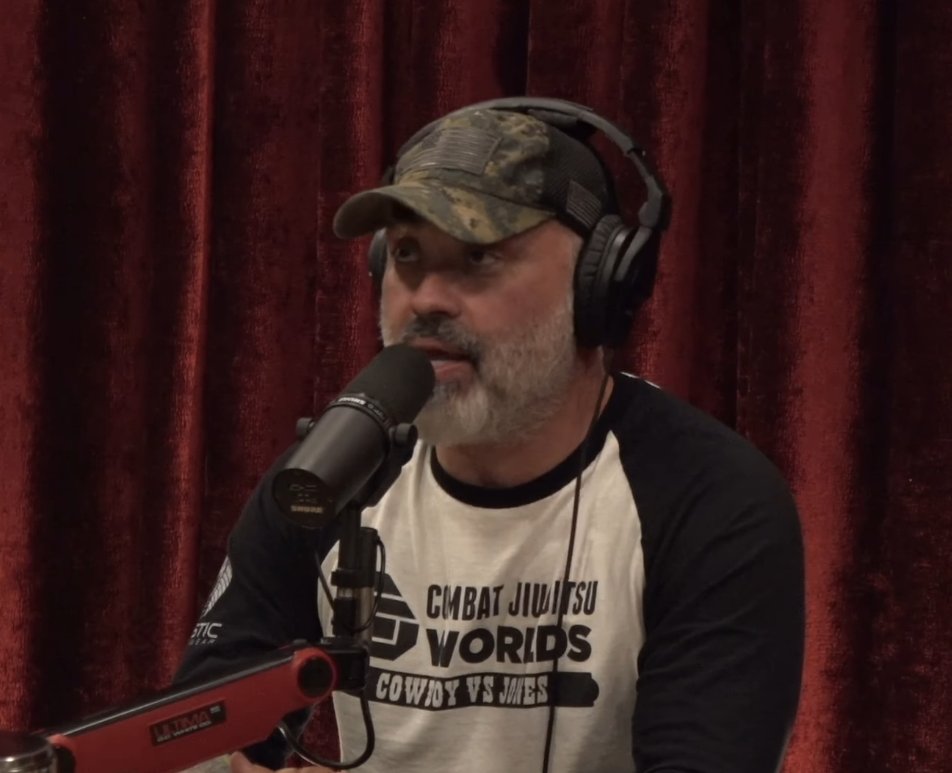 BottomStructure's tweet image. they want you to believe this is the same person #LookIntoIt