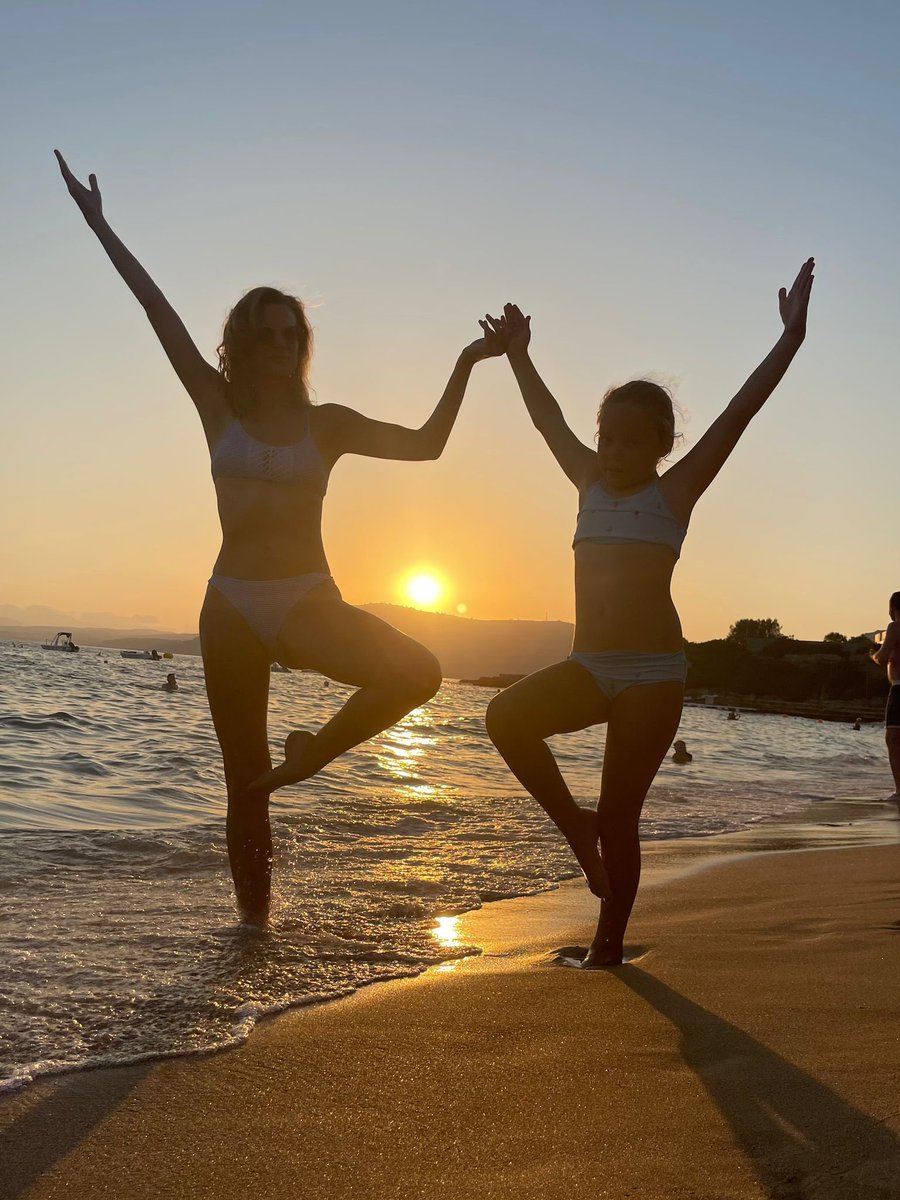 toffeeappleart's tweet photo. “If you've got nothing to dance about, find a reason to sing.”

~ Melody Carstairs

#SelfCareSeptember #selfcare #mentalhealth #MentalHealthAwareness https://t.co/8gzcmhuwJA