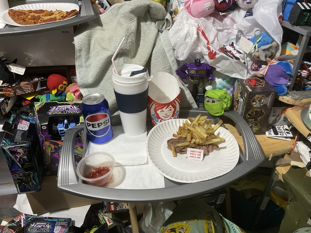 Transfan2's tweet photo. @NightShiningPR @JesseWittenrich @Botcon
Puggle IDW Galvy:Ivisited #TransformersShatteredGlass Universe Again! Today+Saw #OptimusPrime Again! We Saw Lunch From
@Wendys & @Arbys #394! #PugglesTalk #Transformers #ShatteredGlass #ShatteredGlassOptimusPrime #GalvySG #FunSGPrime🅰️🅰️💠 https://t.co/DNBlpHaa2X