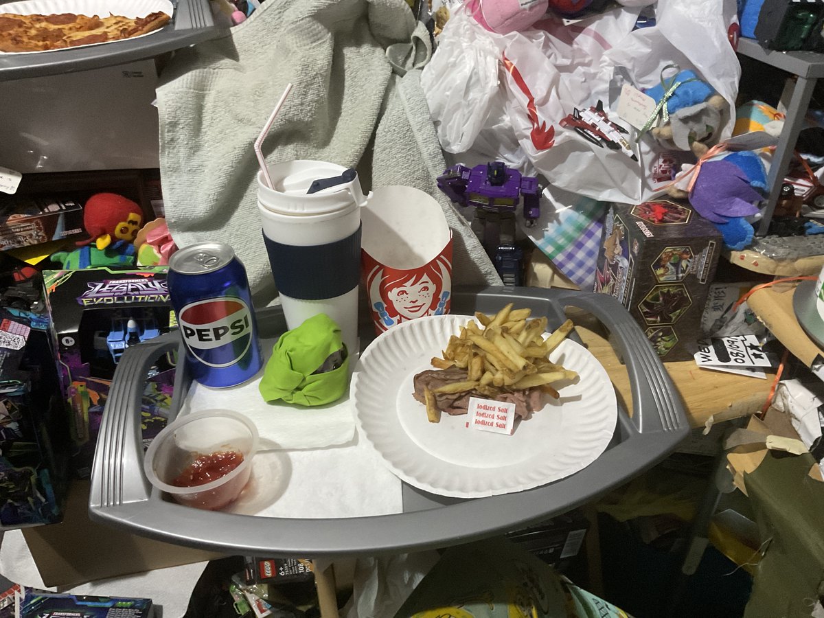 Transfan2's tweet photo. @NightShiningPR @JesseWittenrich @Botcon
Puggle IDW Galvy:Ivisited #TransformersShatteredGlass Universe Again! Today+Saw #OptimusPrime Again! We Saw Lunch From
@Wendys & @Arbys #394! #PugglesTalk #Transformers #ShatteredGlass #ShatteredGlassOptimusPrime #GalvySG #FunSGPrime🅰️🅰️💠 https://t.co/DNBlpHaa2X