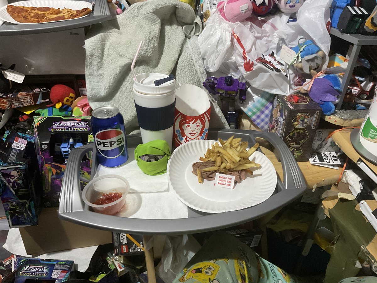 Transfan2's tweet photo. @NightShiningPR @JesseWittenrich @Botcon
Puggle IDW Galvy:Ivisited #TransformersShatteredGlass Universe Again! Today+Saw #OptimusPrime Again! We Saw Lunch From
@Wendys & @Arbys #394! #PugglesTalk #Transformers #ShatteredGlass #ShatteredGlassOptimusPrime #GalvySG #FunSGPrime🅰️🅰️💠 https://t.co/DNBlpHaa2X