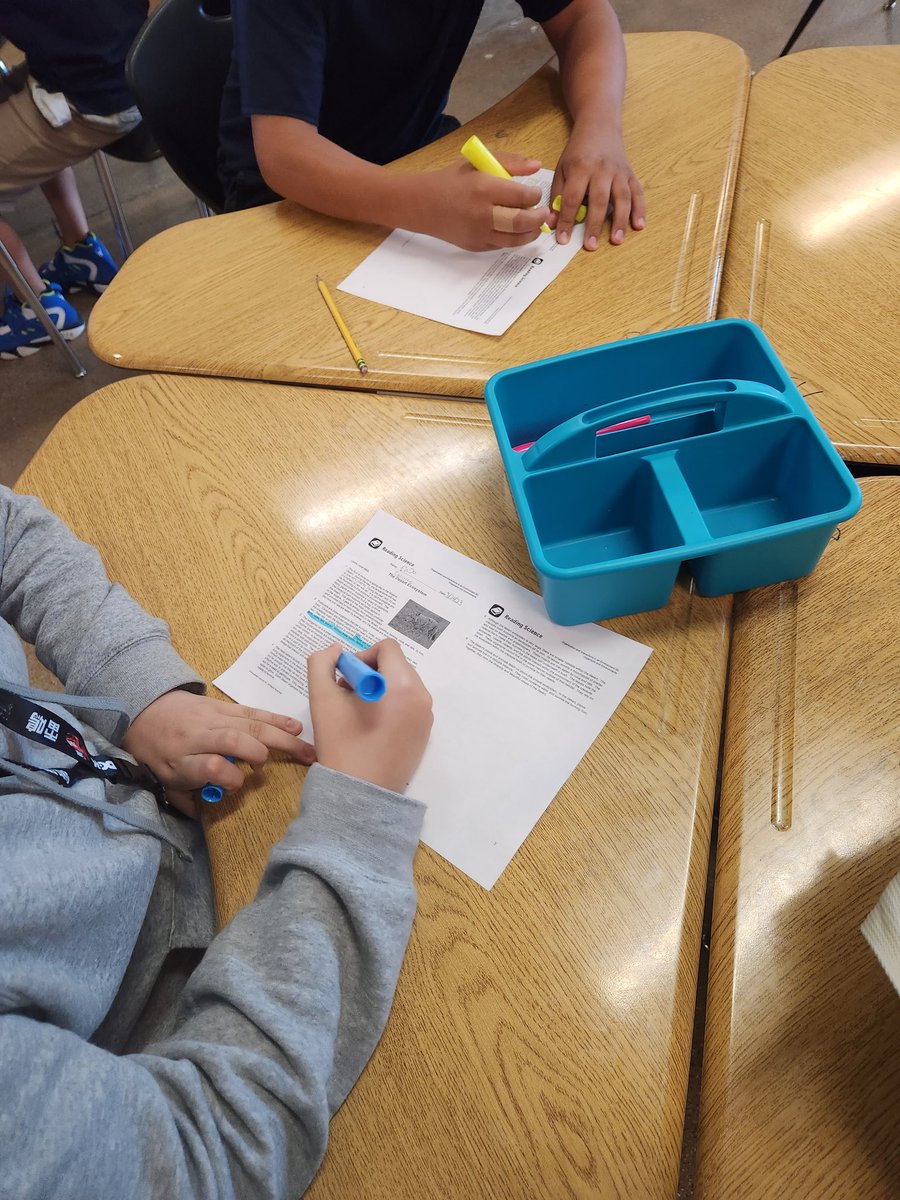 villa_sci's tweet image. Working on annotating and reading skills in science this week. 😊

#SamSide #LiteracyMatters #CrossCurriculumSkills #Ecosystems #HoustonScience