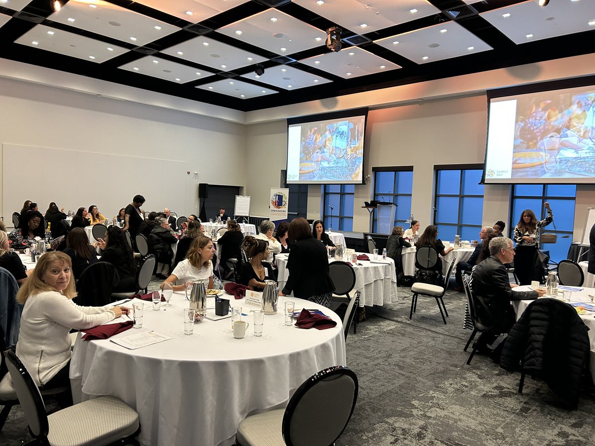 PicNic2705's tweet photo. @FamilyDayGTA #AGM Networking and enjoying a great meal before our Annual General Meeting begins https://t.co/t7Roxp7EsS