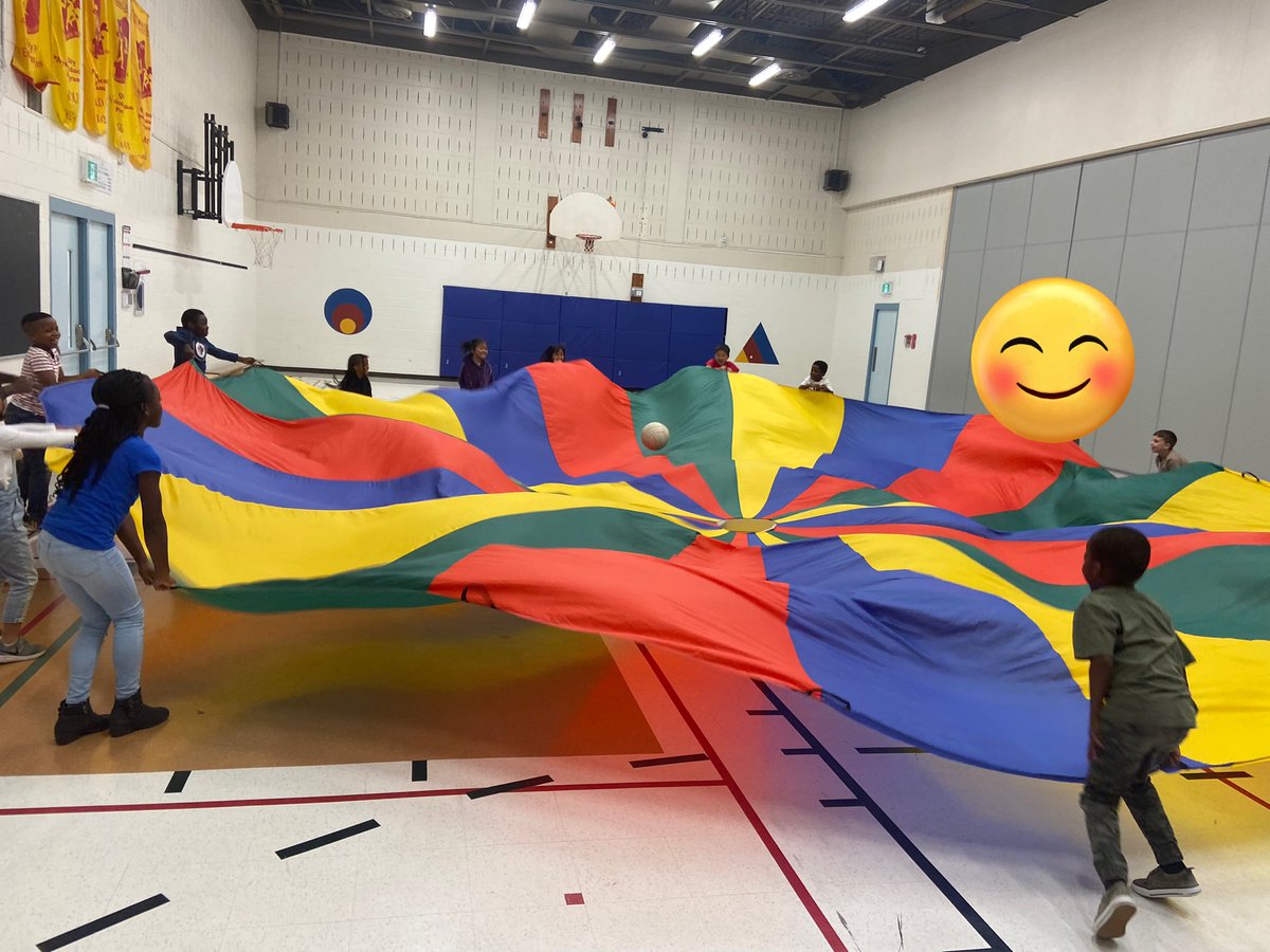 LauraHodgins2's tweet photo. @PrincePeaceOCSB There were a lot of smiles and laughs today in gym class. We even squeezed in a quick parachute game :) https://t.co/MsaGZ6nyn3