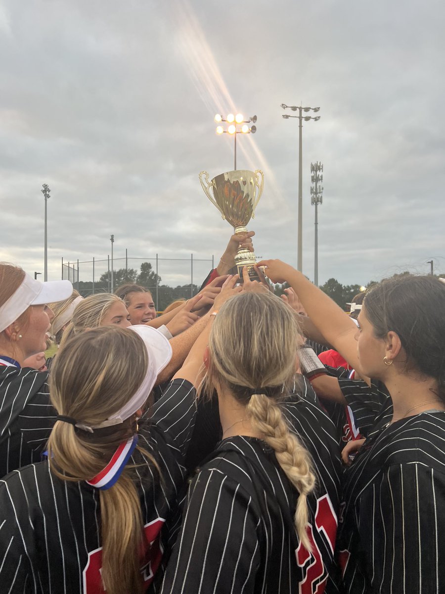 REGION CHAMPS BIG DOGS SAY WOOF 

GO DOGS, WIN!!