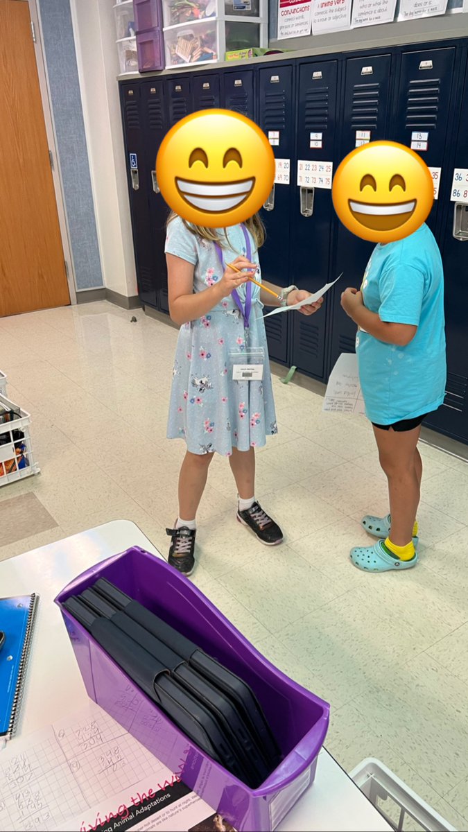 Ss <a href="/PetersColonyES/">Peters Colony ES</a> collaboratively discussing the authors use of text and graphic features to support their ECRs. #lisdreads #lisdwrites #oneLISD #BETHEONE