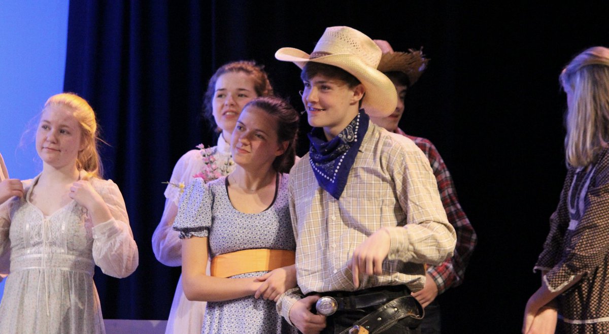 Velvet Curtain/1470 tweet media