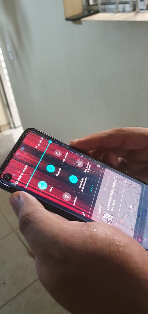 brunobps's tweet photo. @NetflixBrasil  meu amigo ta patrocinadão Netflix. Só que é pra sempre, não sai da tela 🤣🤣 https://t.co/IMfcE338vr