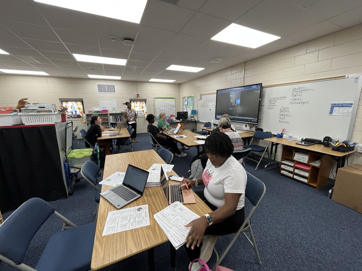 AliBuzzell's tweet image. Afternoon collaboration with teachers new to the building. #learningisrequired