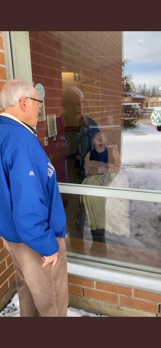 mike_muffler's tweet image. Inhumane. Evil.

&quot;I don&apos;t know what&apos;s worse being lucky to even see a loved one through a window or just not seeing them at all.&quot; 

#CovidProtocols #HealthcareFacilities