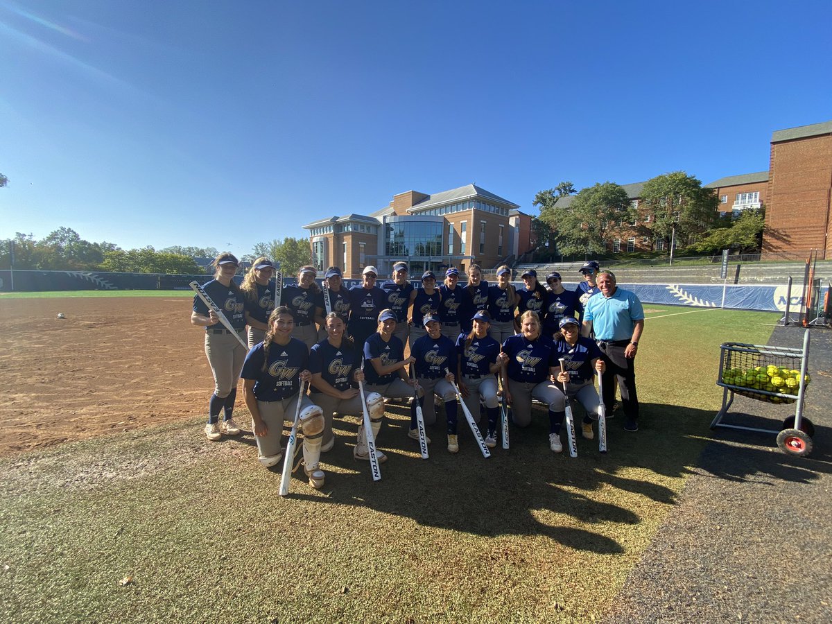 CSchoony11's tweet photo. Thank you @EastonFastpitch &amp; our fav rep @delmarvaeaston for coming out &amp; spending the day with @GW_Softball. Bat demo day is always a BLAST! We love being #PoweredbyEaston! 💥 https://t.co/vwD5JnWNBP