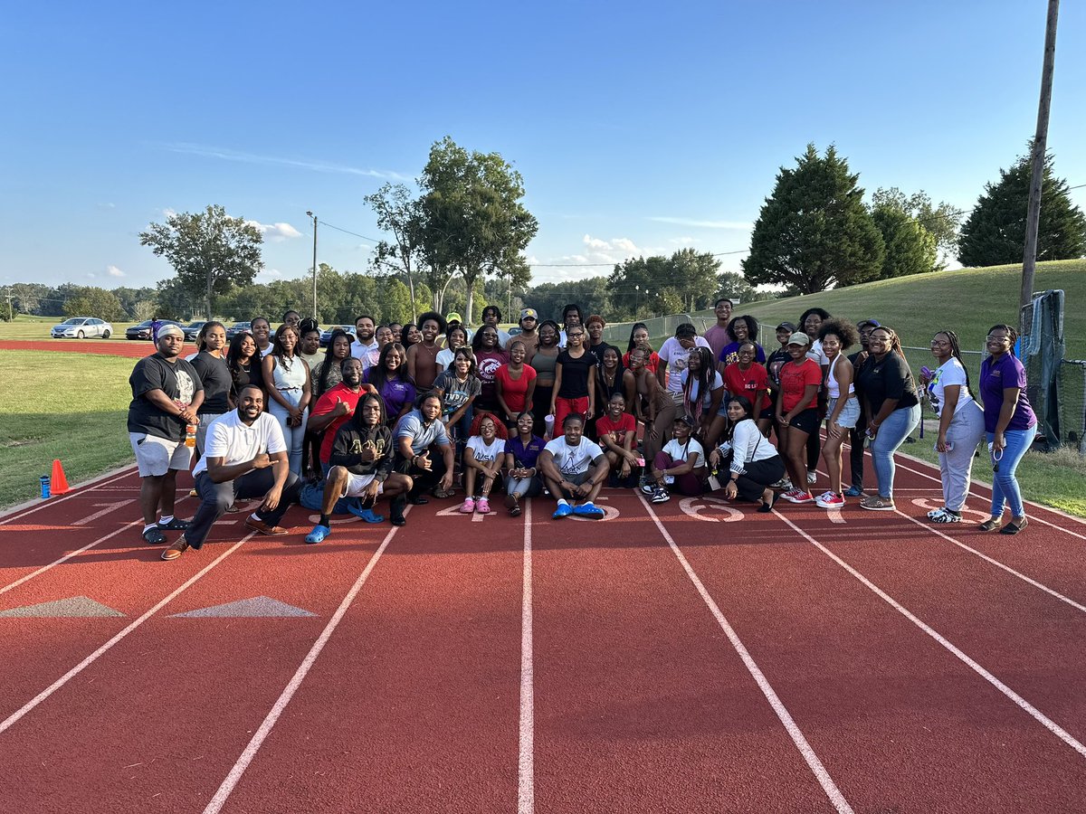 Impact_CSO's tweet photo. On behalf of the IMPACT Family &amp; the Alphas, we would like to thank everyone for coming to our Walk Down Sickle Cell Awareness Event! ❤️💚 Stay tuned for future events and announcements! 🌎 https://t.co/7KoPZGINeX