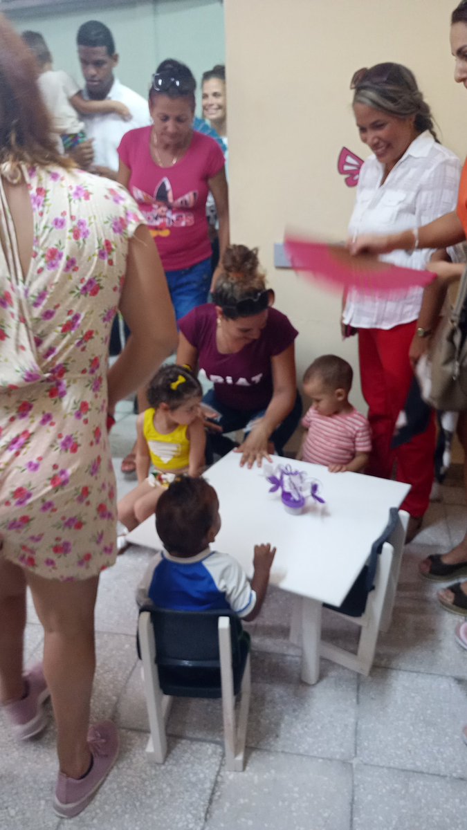 Otra Casita Infantil en #SanctiSpiritusEnMarcha. Hermosa instalación para favorecer la atención integral a la Primera Infancia y a las madres trabajadoras. Así festeja el Turismo en #TrinidadDeCuba su día Internacional. Otra realización inspirados en la obra de #FidelPorSiempre