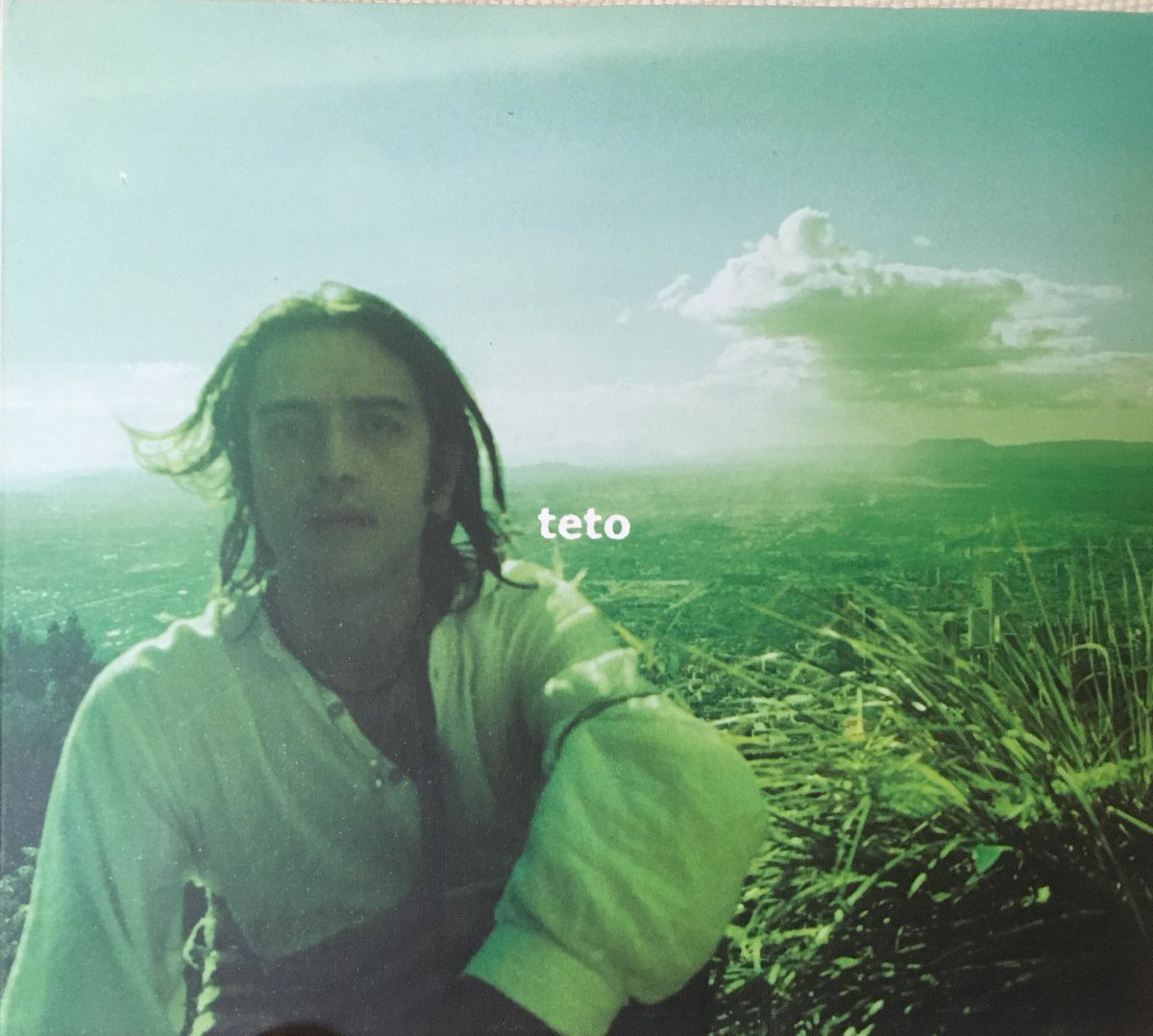 Lopezmusique's tweet photo. Hoy es un día muy triste, buen viaje mi querido Teto Ocampo. 
Gracias por todo lo compartido, por las enseñanzas, por el cariño y por la amistad. Indudablemente el guitarrista y músico más influyente en la música colombiana actual. Vuela libre hermano. https://t.co/fjAkLZmV82