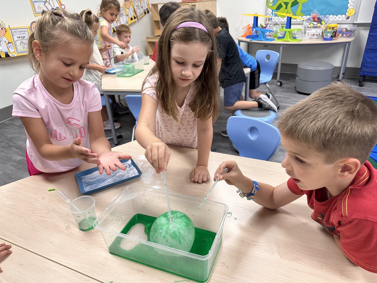 springs_cypress's tweet photo. Kindergarten has been exploring how materials change by melting. Today they got messy using salt to speed up the melting of an ice orb. #CSESpower https://t.co/xDKDD4ml7f