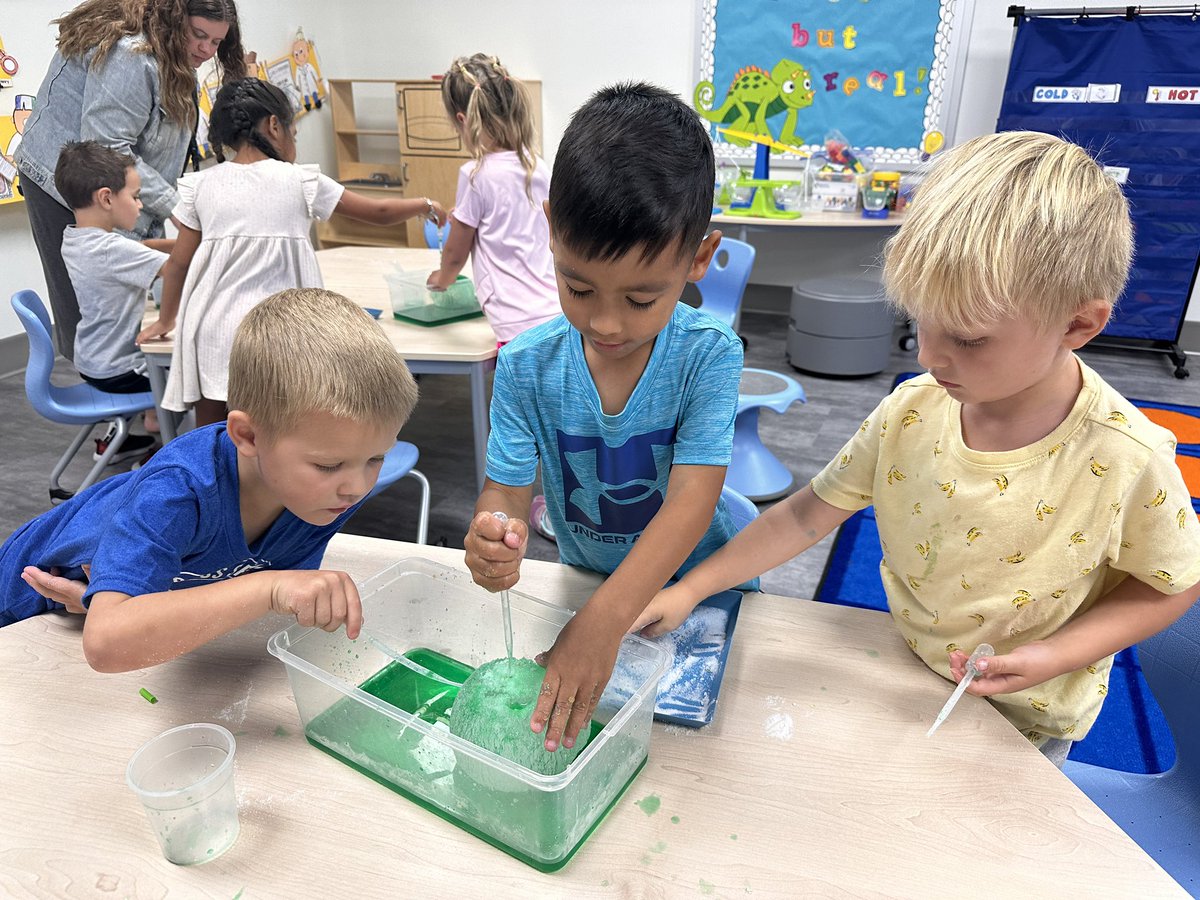 springs_cypress's tweet photo. Kindergarten has been exploring how materials change by melting. Today they got messy using salt to speed up the melting of an ice orb. #CSESpower https://t.co/xDKDD4ml7f