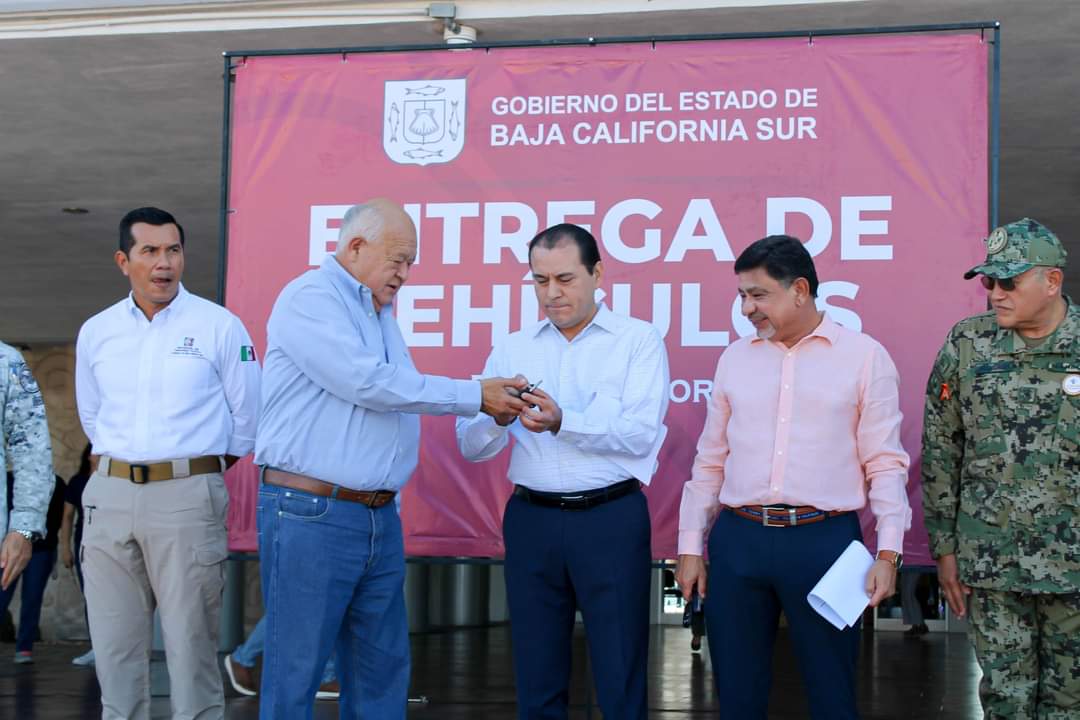 Este miércoles con la presencia del Gobernador <a href="/VictorCastroCos/">Víctor Castro</a> recibimos 19 vehículos que serán utilizados para reforzar las tareas de investigación por parte de la <a href="/PGJEBCS/">Procuraduría BCS</a>

Lo anterior, representó una inversión de más de 27 millones de pesos, provenientes del FASP.