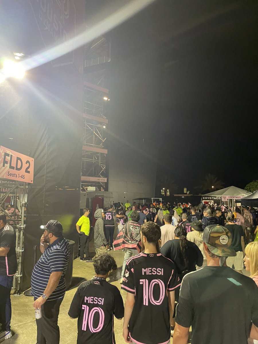 kmcorder's tweet photo. USOC FINAL! #USOpenCup @FarrisDanny #Alex ⚽️ #Messi #DynamoFC #InterMiamiCF #HolditDown https://t.co/pYi3FYsZic