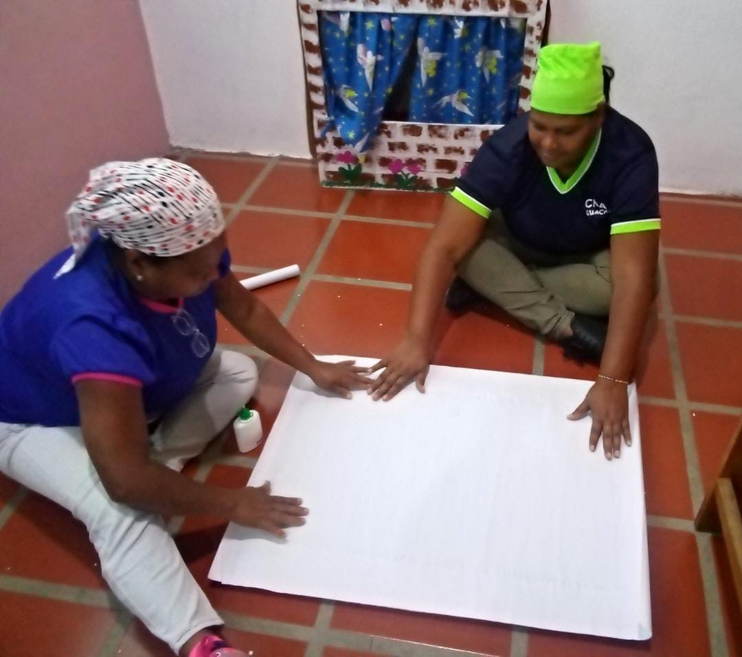 Cnae_Guacara10's tweet photo. La constancia es la clave para obtener la victoria. Desde el C.E.I MI NEGRA MATEA nos Unimos, Organizamos y sumamos conocimiento y creatividad para elaborar de la cartelera informativa.
@_laavanzadora @pedrodiazg59 @cnaeoficial @norelys_bolivar @gaza1616
#ElEsequiboNoEsColonia https://t.co/2HG7KKWlWJ