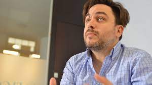 Avisenle al pelot.... de <a href="/RAMIROMARRA/">Ramiro Marra</a> que en CABA gobierna el PRO y por lo tanto los sueldos de los docentes y las paritarias (que no hay) los paga Larreta y compañía. De todo es responsable el mejor equipo de los ultimos 50 años y no el kirchnerismo