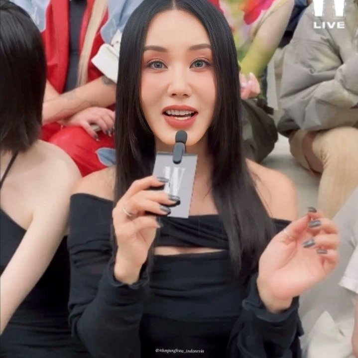uhmtaengi's tweet photo. Selamat Pagi, 
Jangan lupa Kamis ceriaa🥰 
#UhmJungHwa #엄정화 #AcneStudios #AcneSS24 #ParisFashionWeek2023 #wkorea https://t.co/pFniLIz8Cl