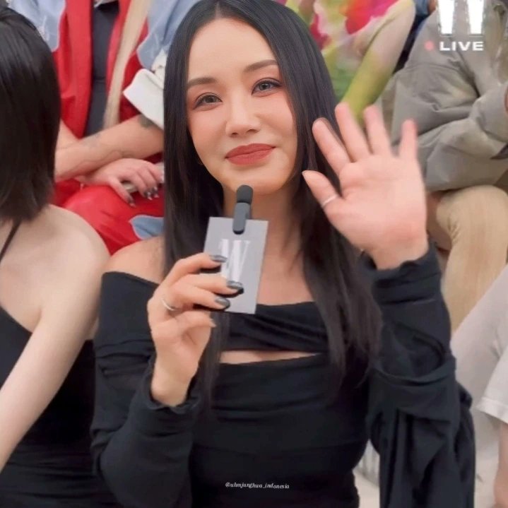 uhmtaengi's tweet photo. Selamat Pagi, 
Jangan lupa Kamis ceriaa🥰 
#UhmJungHwa #엄정화 #AcneStudios #AcneSS24 #ParisFashionWeek2023 #wkorea https://t.co/pFniLIz8Cl