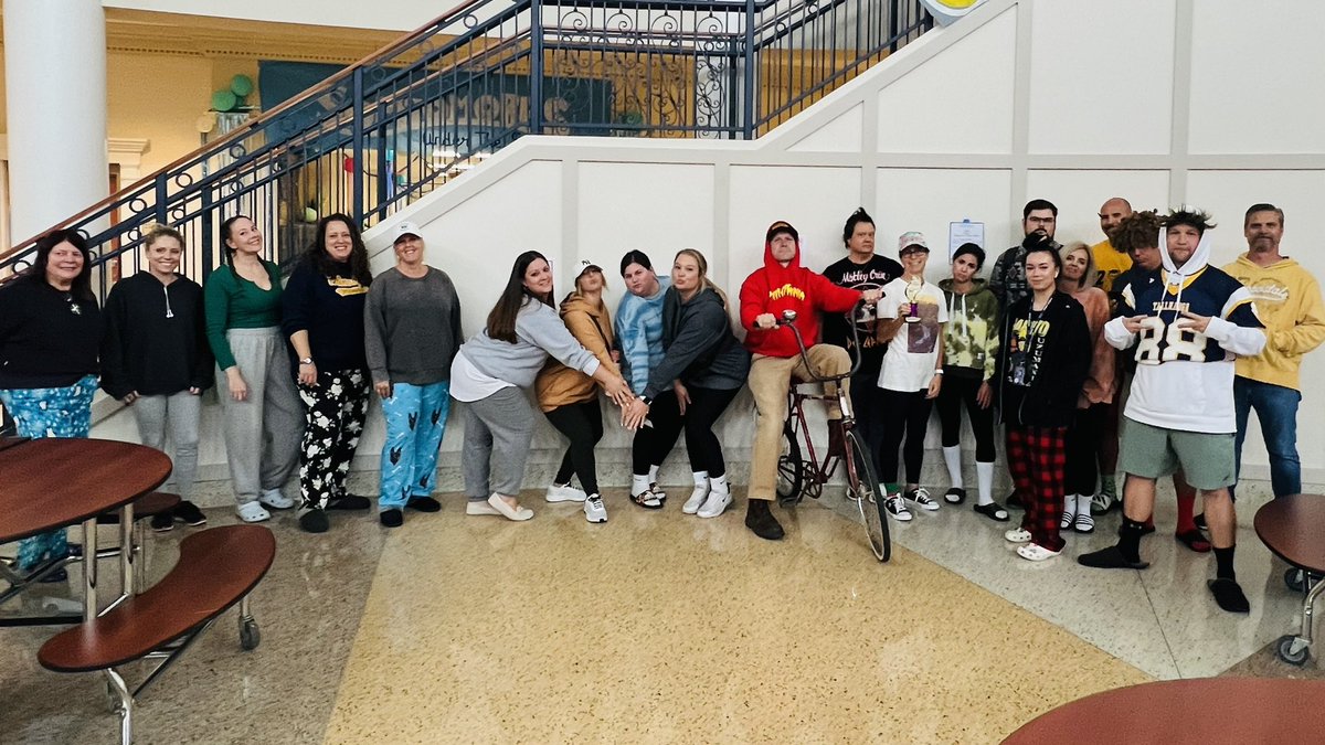 Mark Treen tweet media