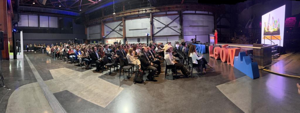 SECTUR_mx's tweet photo. El Subsecretario @hhh1951, participó en el evento del #DíaMundialDelTurismo en #Monterrey, #NL. 
“Turismo y las Inversiones Verdes”. Hemos impulsado la sustentabilidad a través de  #Kuxatur y #Adaptur en coord. con organismos internacionales, gob. estatales e iniciativa privada. https://t.co/ttosRf9PY5