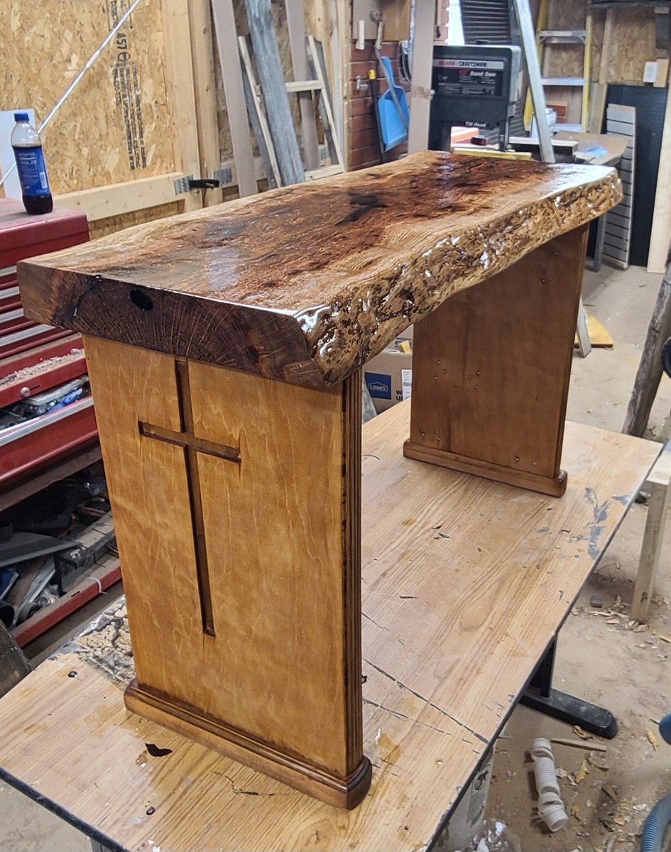 5starjokes's tweet photo. Oak Slab Bench #woodworking #woodwork #churchpew https://t.co/KimHZ9dfS3