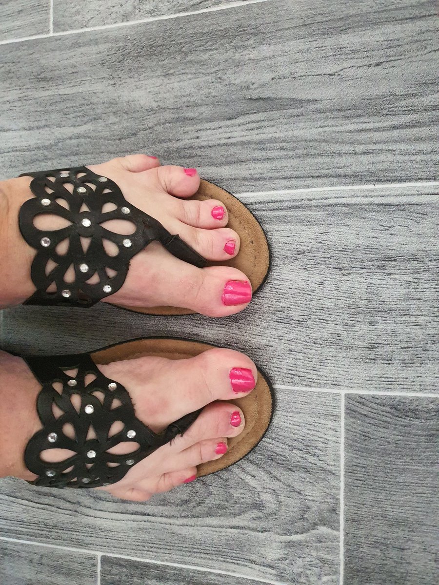 Like my #feet ?

Really in need of some foot worship! 🙏🏻

 #onlyfansgirls #linkinbio👆 #bbwlove #plussizemodel   #curvywomen #ssbwfeet #footfetishworld #maturefeet #bbwfeet #bbwsoles #widesoles #footworship #wrinkledsoles #footslave #solejob #feetmodel #footgoddess #prettytoes